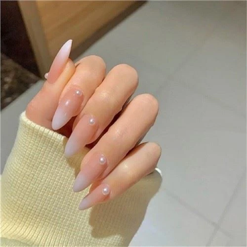 28 piezas de uñas postizas de almendra